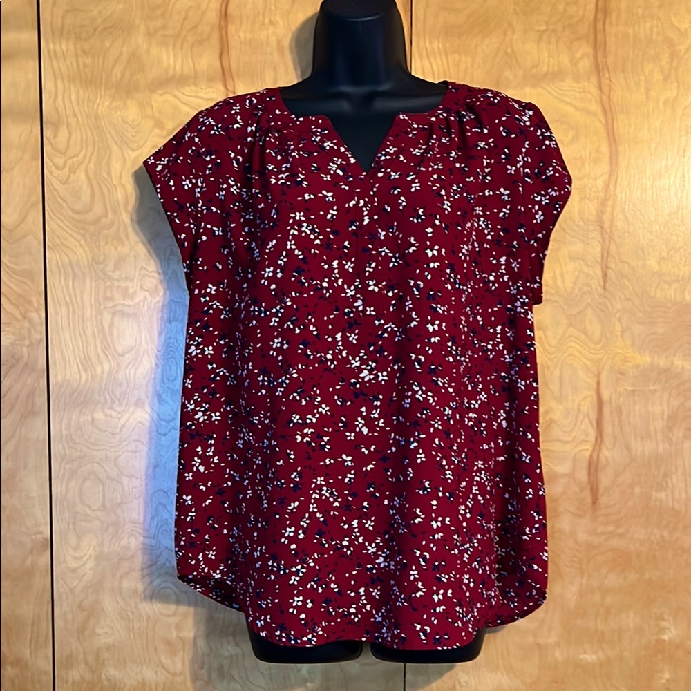 EUC 41 Hawthorne Red Floral Top